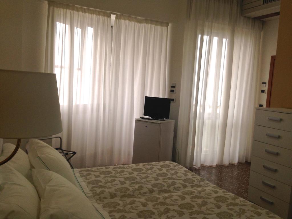 Carlton Beach Hotel — Емілія Романья, Італія мініатюра 29
