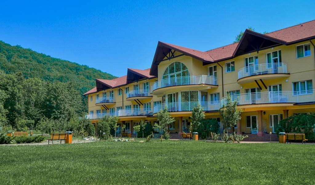 Belle Royalle Lisarnya — Мукачеве, Україна — фото 1