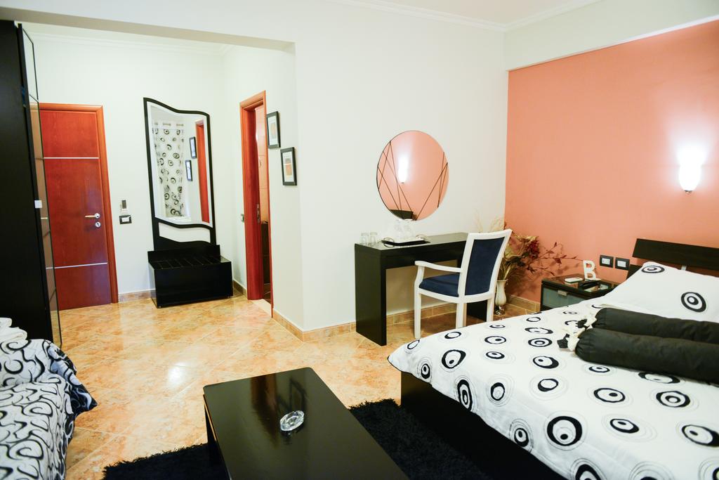 Oasis Hotel — Саранда, Албанія мініатюра 13