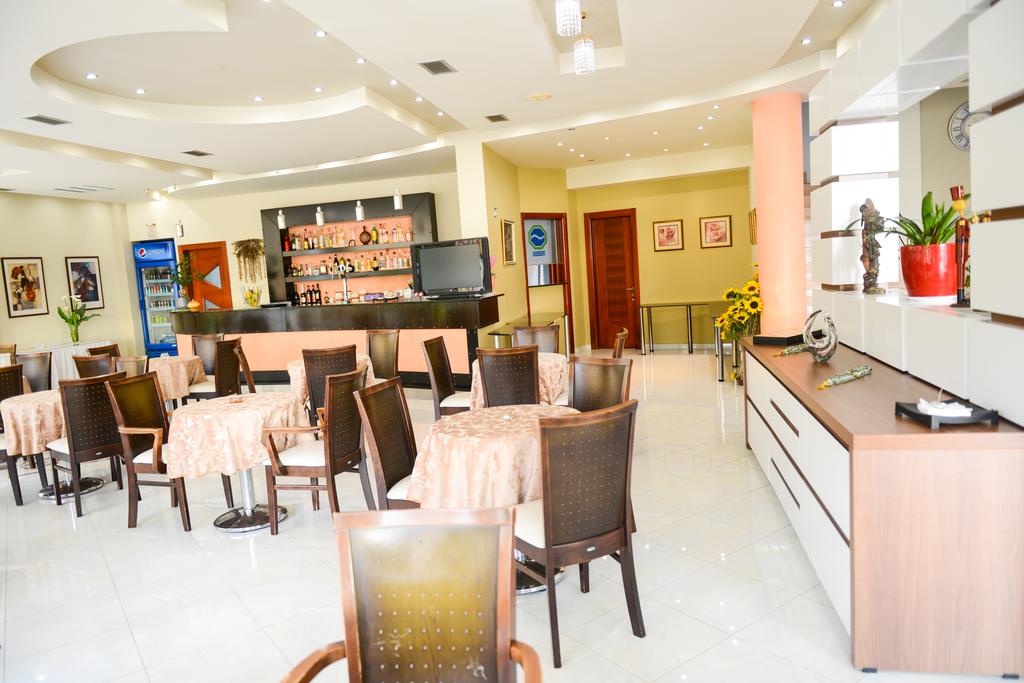Oasis Hotel — Саранда, Албанія мініатюра 26