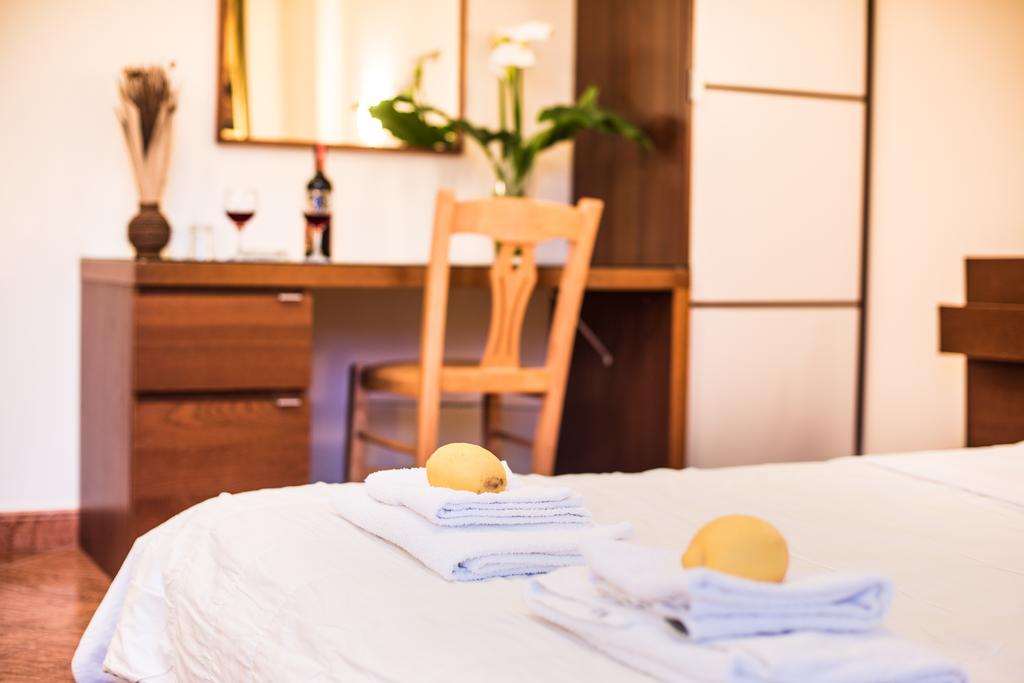 Oasis Hotel — Саранда, Албанія мініатюра 35