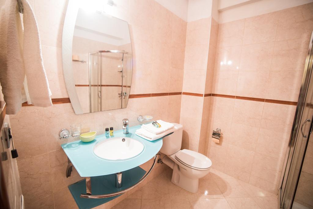 Oasis Hotel — Саранда, Албанія мініатюра 36