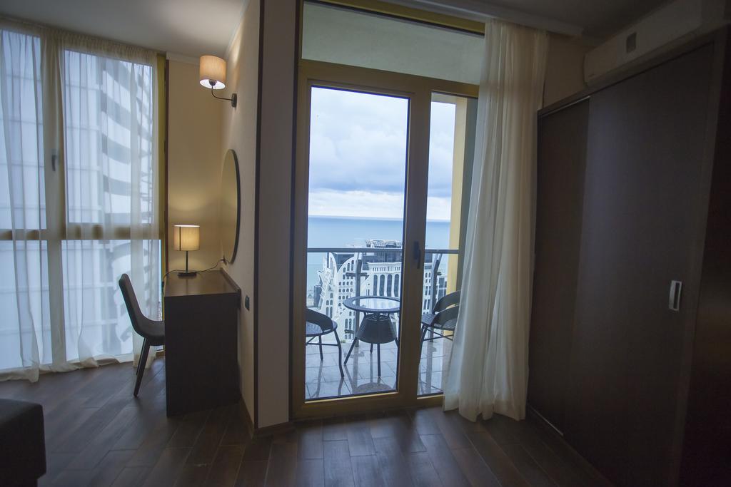 Corner Inn — Батумі, Грузія мініатюра 59