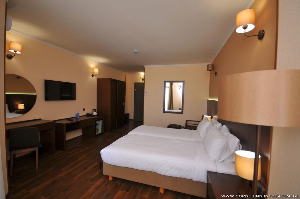 Corner Inn — Батумі, Грузія мініатюра 72