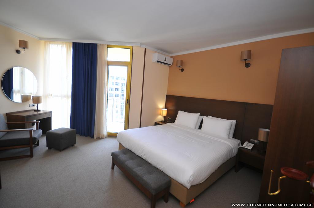 Corner Inn — Батумі, Грузія мініатюра 74