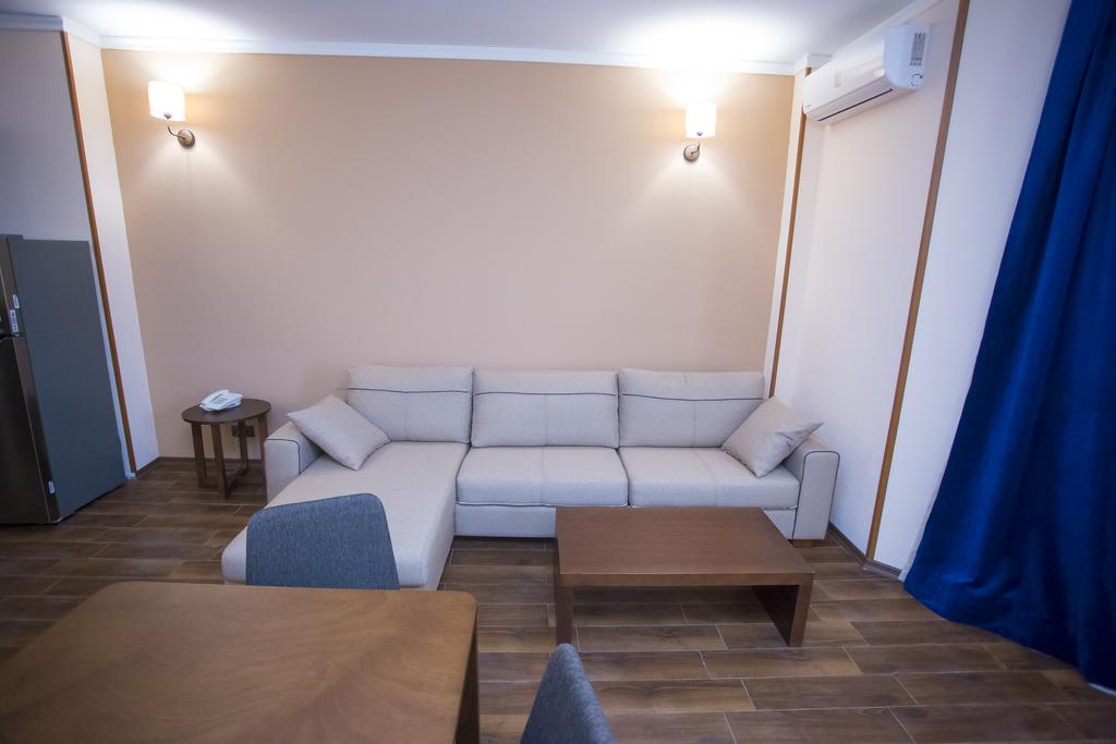 Corner Inn — Батумі, Грузія мініатюра 93