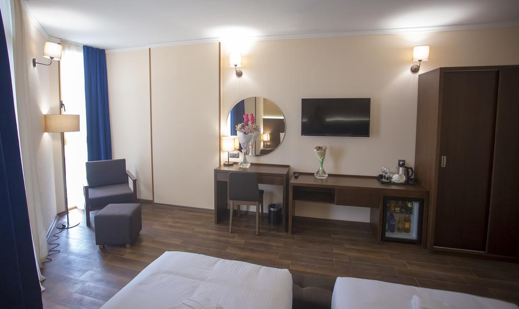 Corner Inn — Батумі, Грузія мініатюра 98