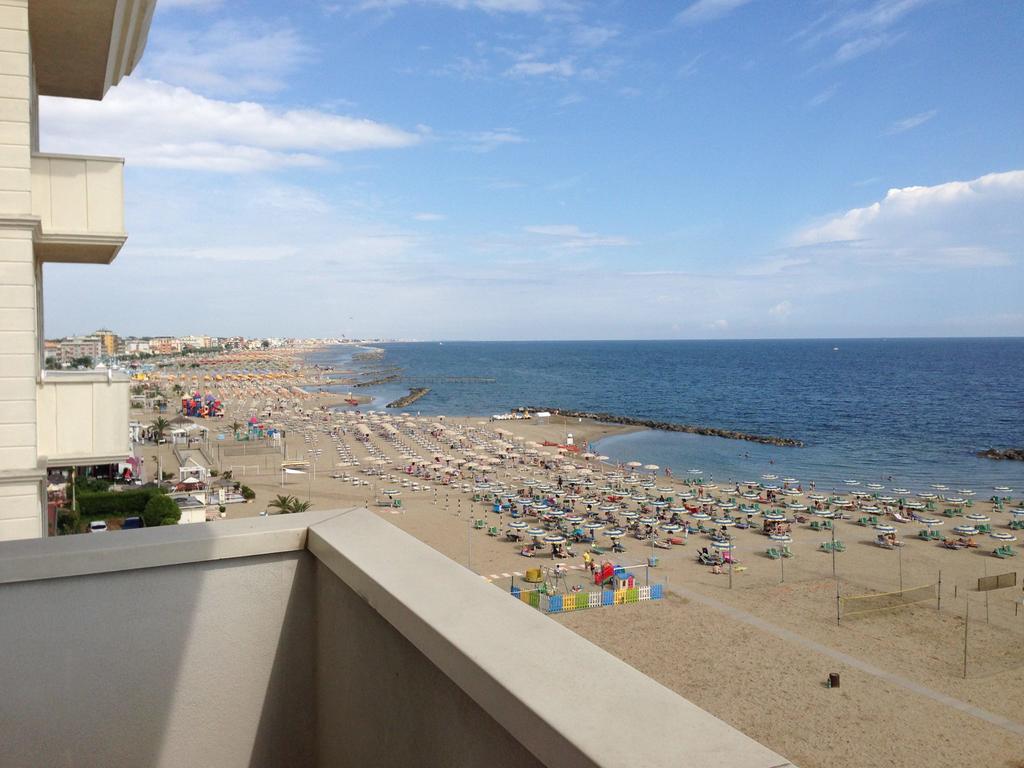 Imperial Beach — Емілія Романья, Італія мініатюра 8
