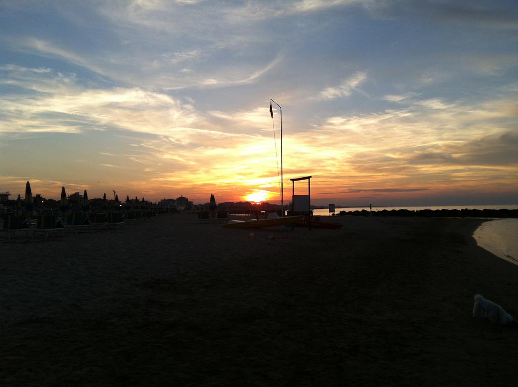 Imperial Beach — Емілія Романья, Італія мініатюра 11