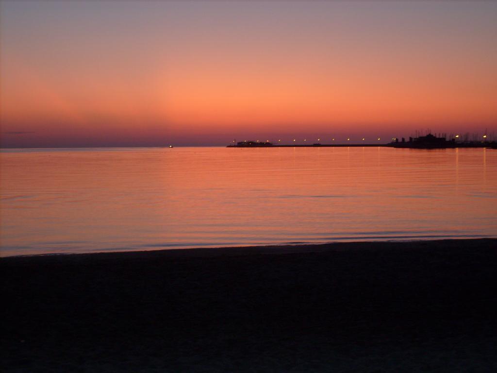 Imperial Beach — Емілія Романья, Італія мініатюра 19