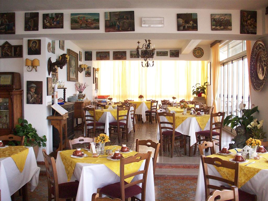 La Riva Hotel — о. Сицилія, Італія мініатюра 24