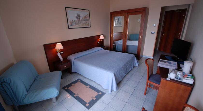L'Approdo Grand Hotel Terracina — Рівʼєра ді Улісс, Італія мініатюра 42