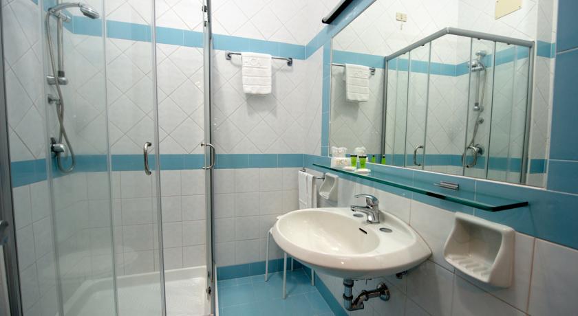 River Palace Terracina — Рівʼєра ді Улісс, Італія мініатюра 36