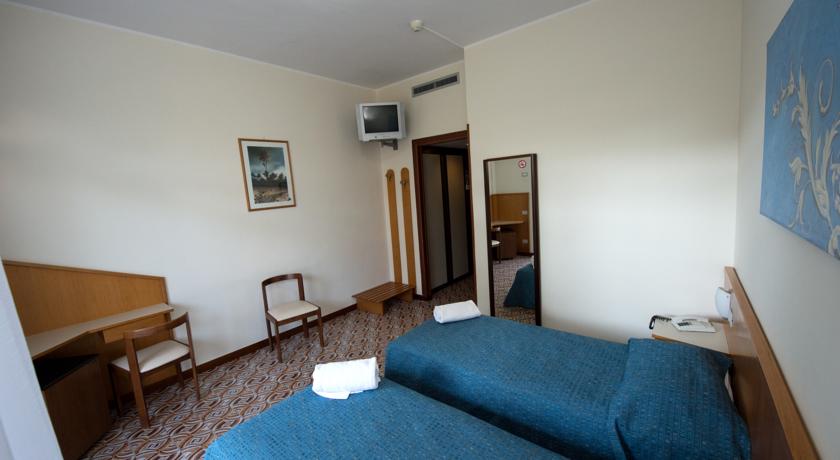 River Palace Terracina — Рівʼєра ді Улісс, Італія мініатюра 38