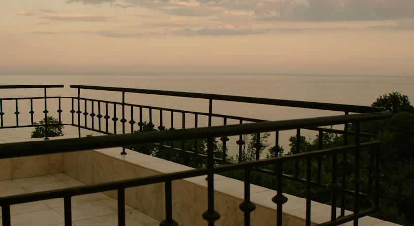 Cliff Obzor Bay — Обзор, Болгарія мініатюра 70