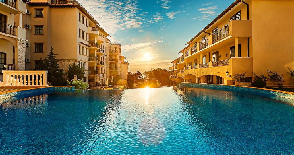 Cliff Obzor Bay — Обзор, Болгарія мініатюра 71