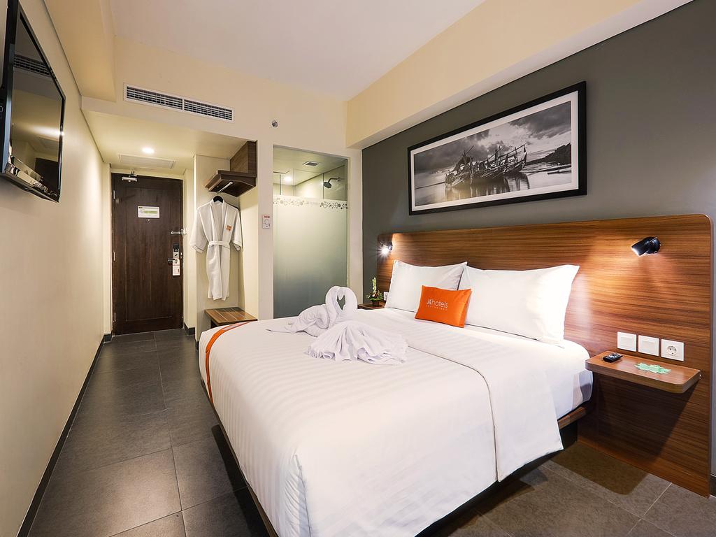 J4 Hotel Legian — о. Балі, Індонезія мініатюра 65