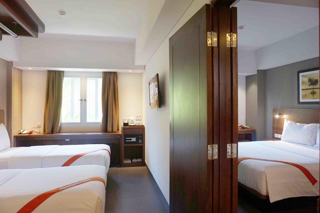 J4 Hotel Legian — о. Балі, Індонезія мініатюра 68