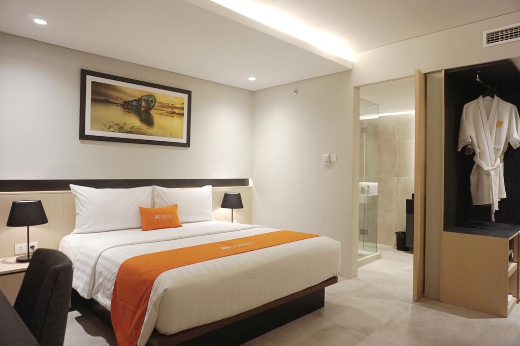 J4 Hotel Legian — о. Балі, Індонезія мініатюра 69
