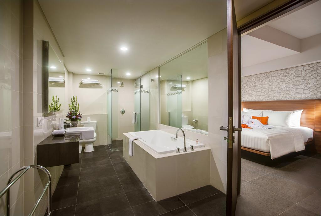 J4 Hotel Legian — о. Балі, Індонезія мініатюра 73