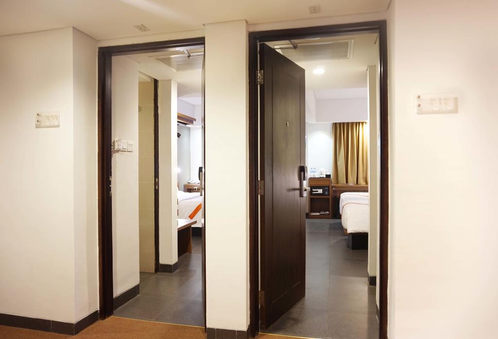 J4 Hotel Legian — о. Балі, Індонезія мініатюра 80