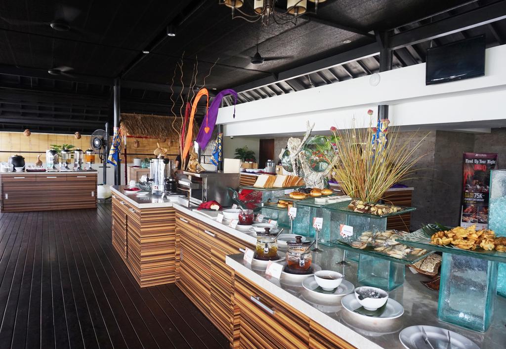 J4 Hotel Legian — о. Балі, Індонезія мініатюра 84