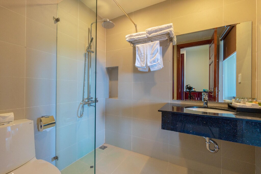 Praha Hotel — о. Фукуок, В'єтнам мініатюра 15
