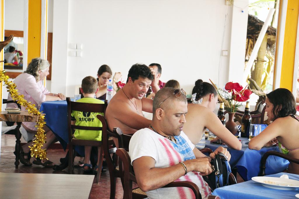Royal Beach Hotel & Restaurant — Хіккадува, Шрі Ланка мініатюра 10