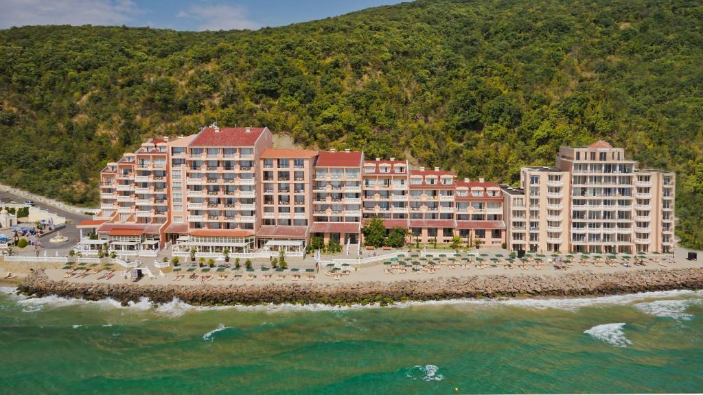 Royal Bay — Еленіте, Болгарія мініатюра 138