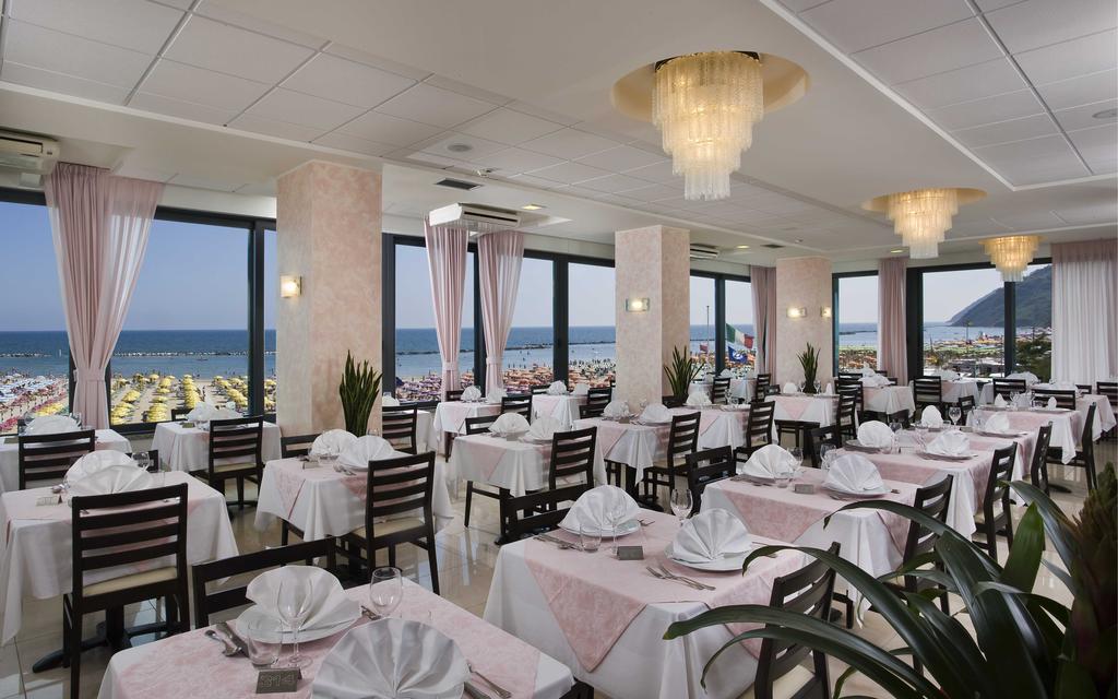 Napoleon Hotel — Габічче-Маре, Італія мініатюра 6