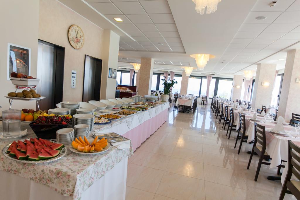 Napoleon Hotel — Габічче-Маре, Італія мініатюра 18