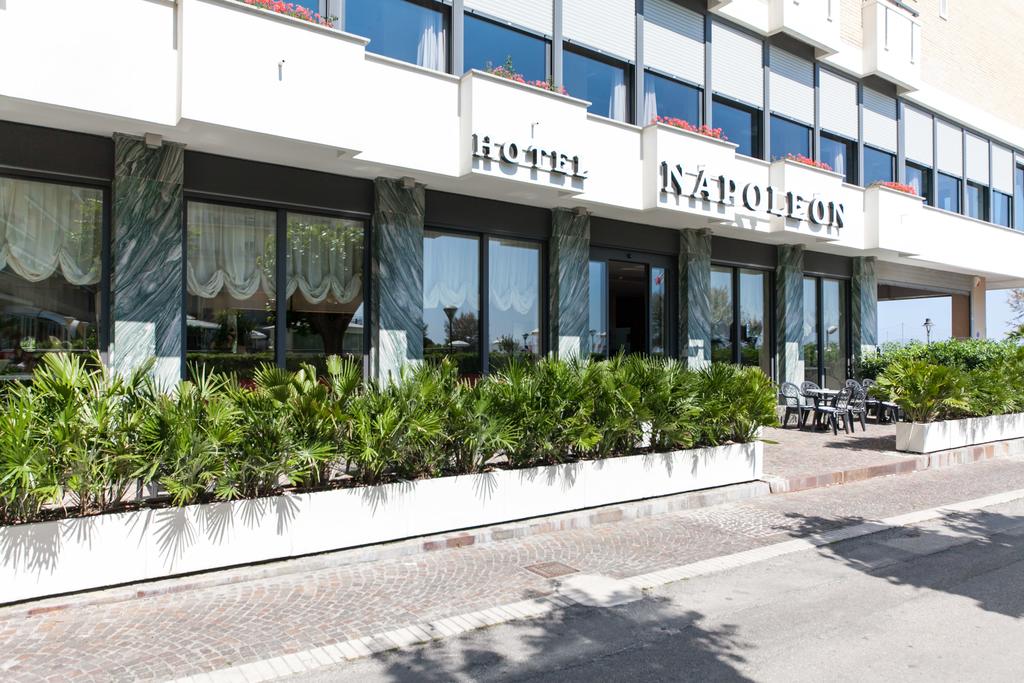 Napoleon Hotel — Габічче-Маре, Італія мініатюра 44