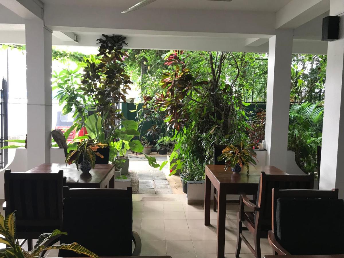Unawatuna Beach Bungalow — Унаватуна, Шрі Ланка мініатюра 10