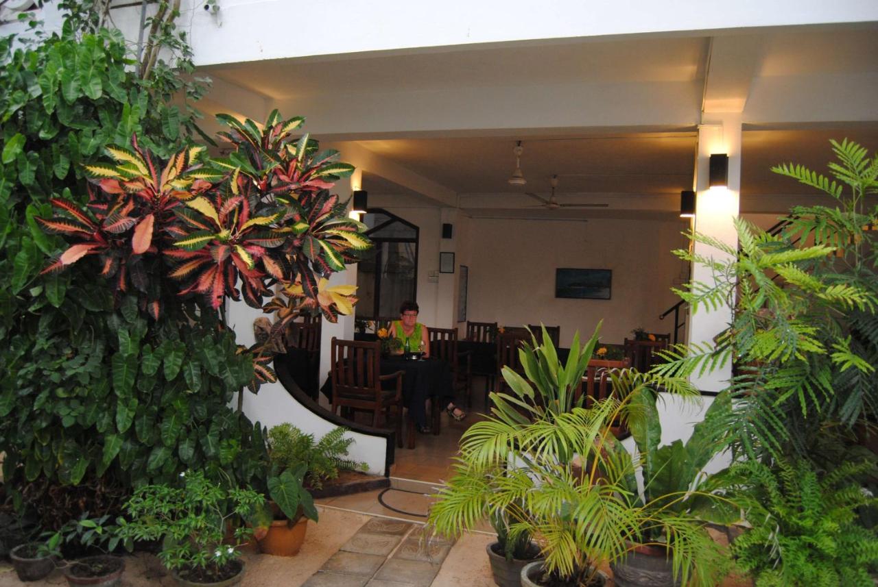 Unawatuna Beach Bungalow — Унаватуна, Шрі Ланка мініатюра 7
