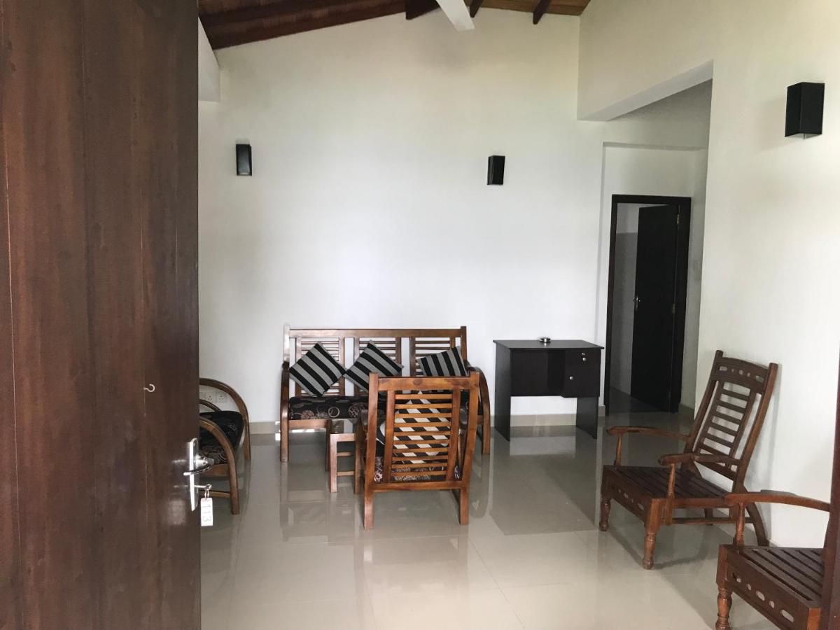 Unawatuna Beach Bungalow — Унаватуна, Шрі Ланка мініатюра 11