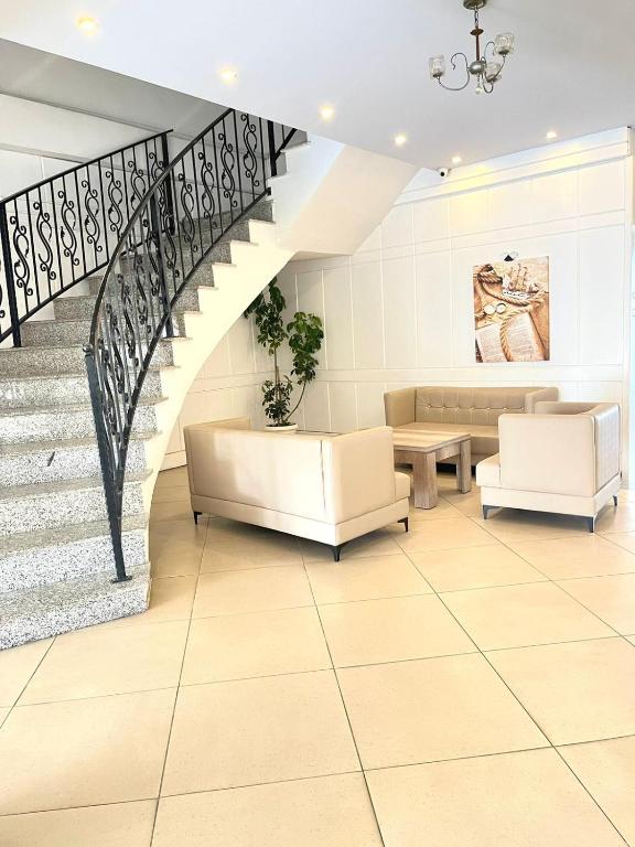 Princ Hotel — Голем, Албанія мініатюра 12