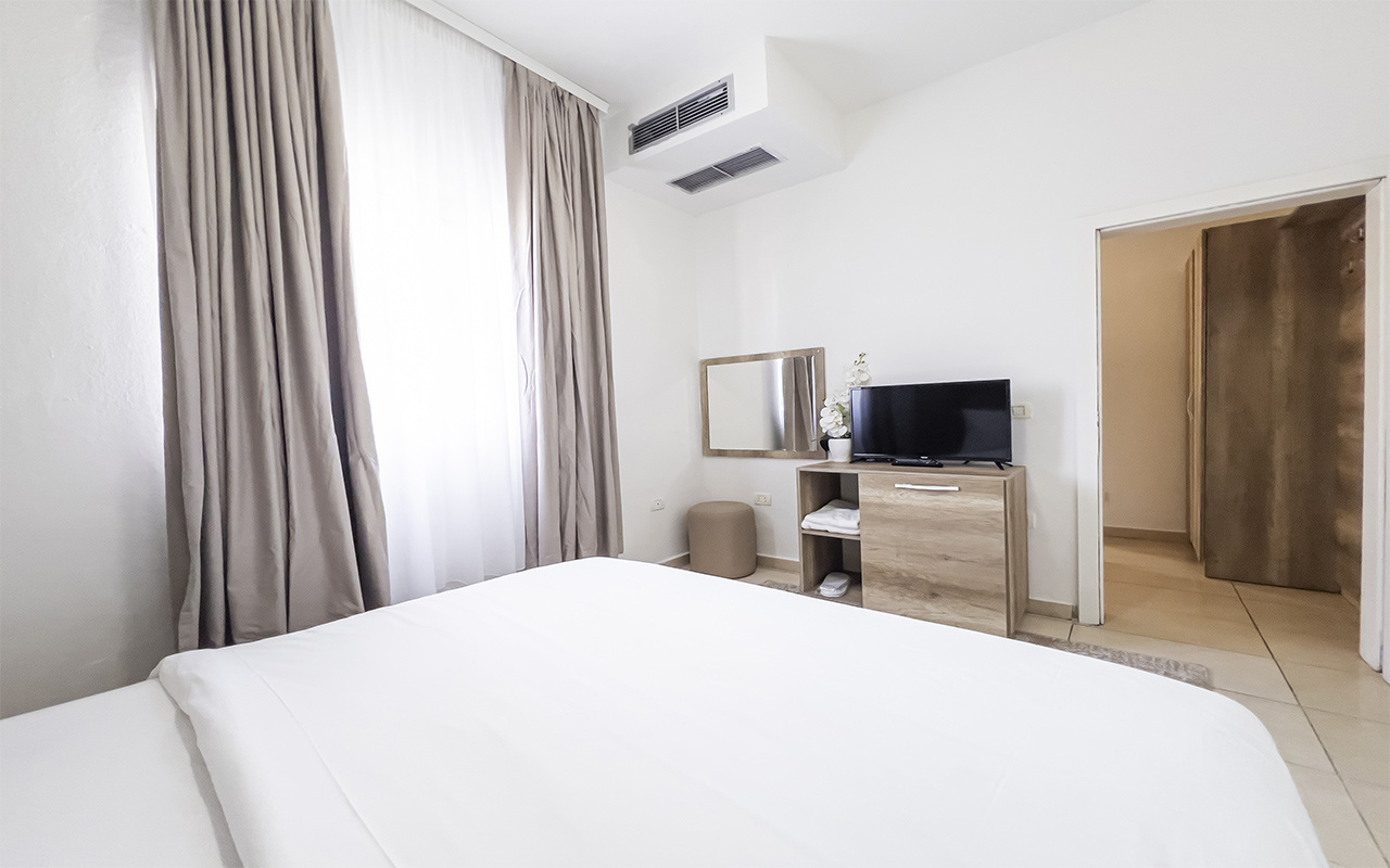 Princ Hotel — Голем, Албанія мініатюра 7
