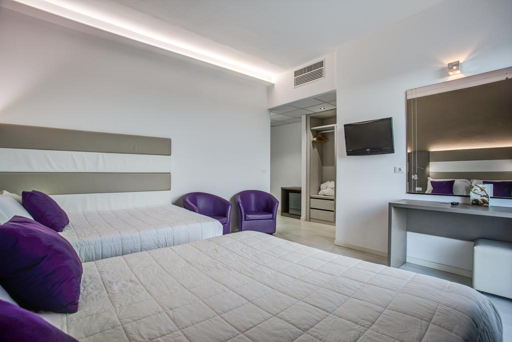 Boemia Hotel — Річчоне, Італія мініатюра 7
