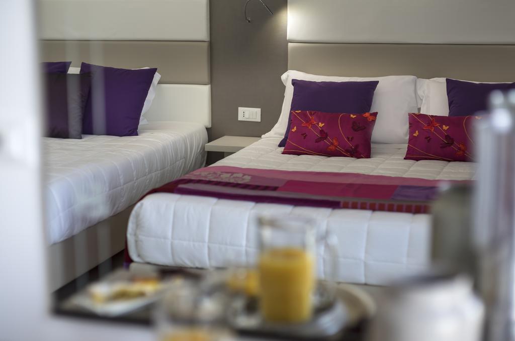 Boemia Hotel — Річчоне, Італія мініатюра 8