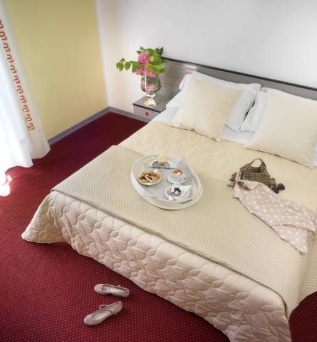 Boemia Hotel — Річчоне, Італія мініатюра 34