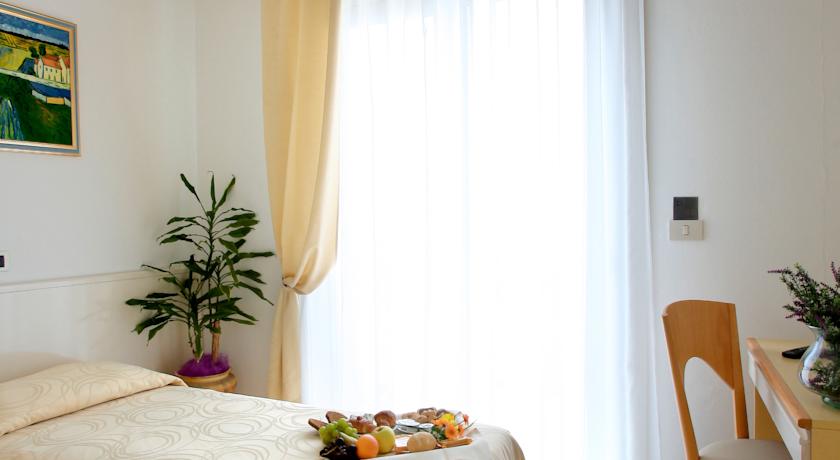 Torino Hotel — о. Вентотене, Італія мініатюра 7