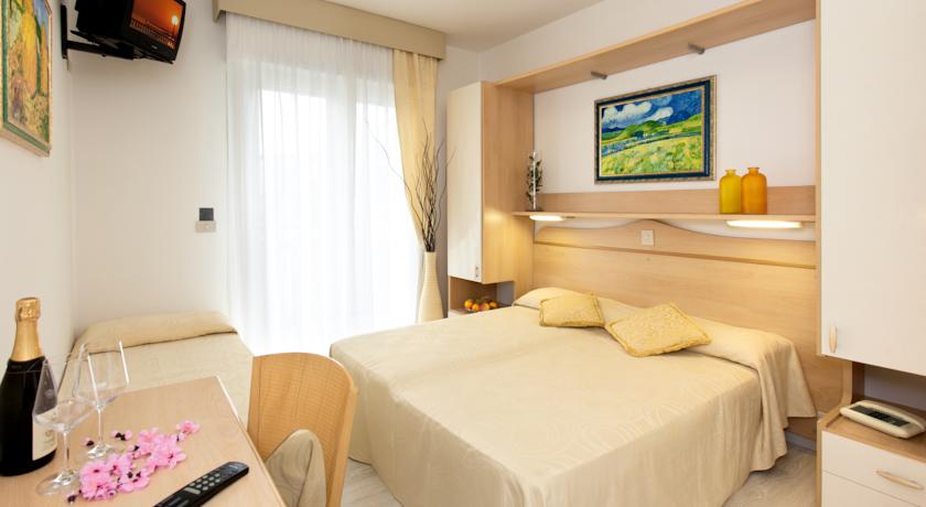Torino Hotel — о. Вентотене, Італія мініатюра 8