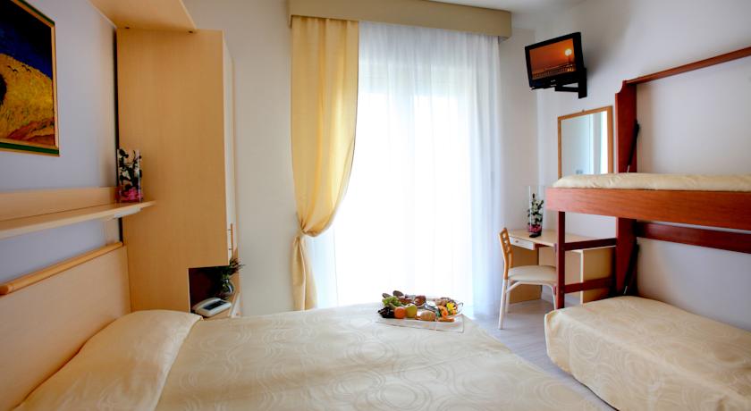 Torino Hotel — о. Вентотене, Італія мініатюра 9