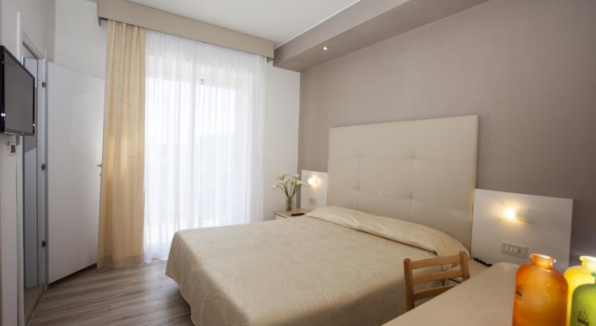 Torino Hotel — о. Вентотене, Італія мініатюра 10