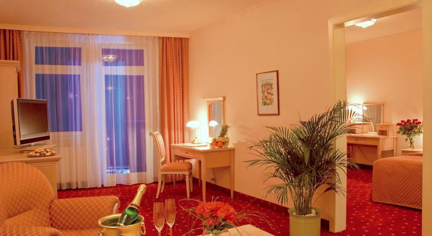 Interhotel Central — Карлові Вари, Чехія мініатюра 17