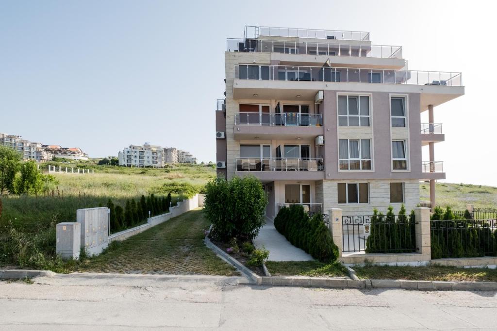 Black Sea Breeze — Бяла, Болгарія мініатюра 35