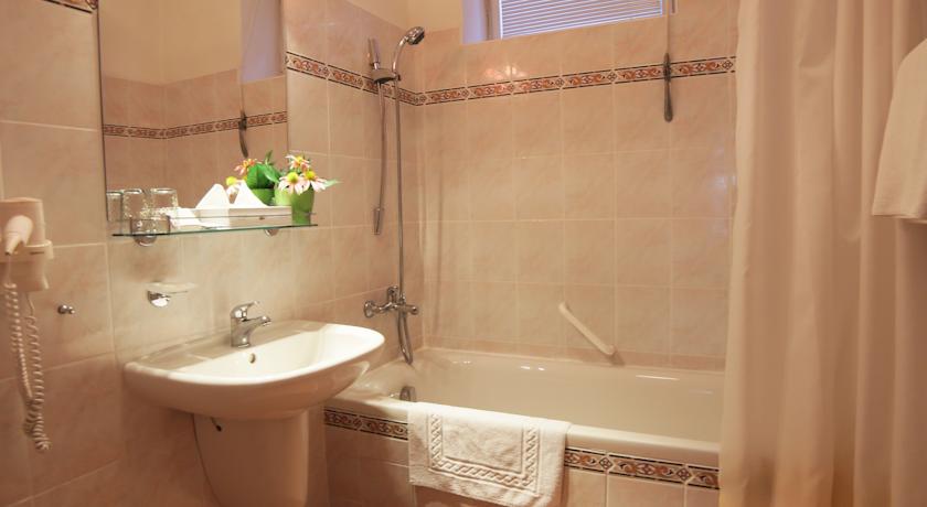 Lauretta Villa — Карлові Вари, Чехія мініатюра 42