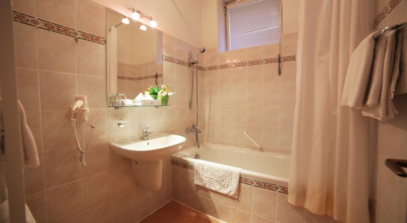Lauretta Villa — Карлові Вари, Чехія мініатюра 43