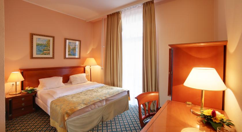 Lauretta Villa — Карлові Вари, Чехія мініатюра 44
