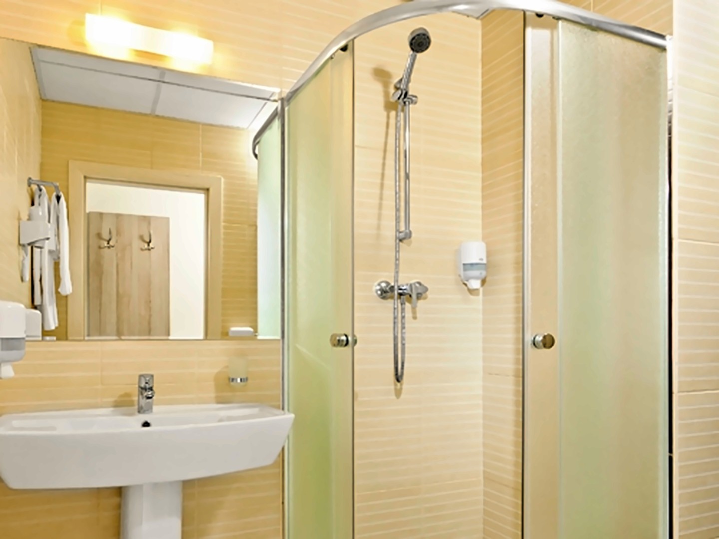 Raziotel Boryspilska — Київ, Україна мініатюра 6